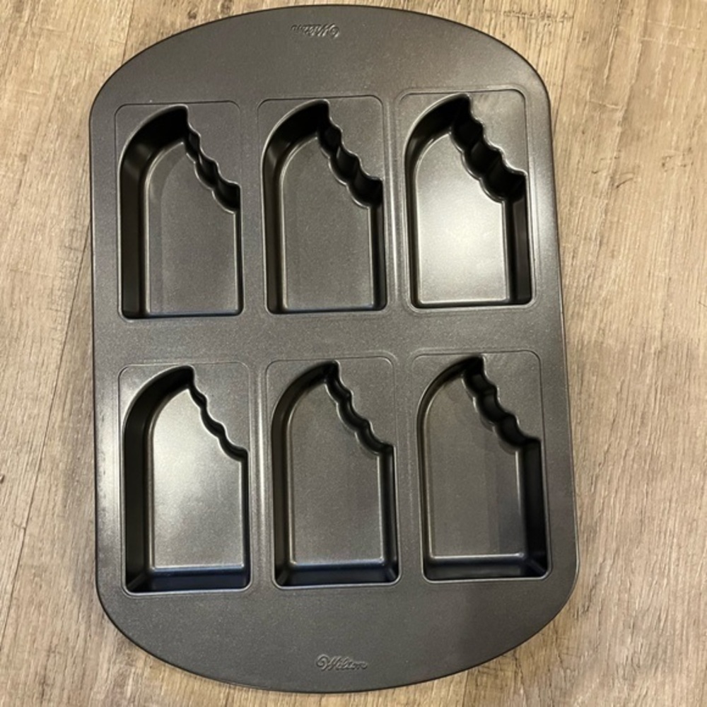 Wilton Baking Pan Dessert Bar with Bite Mark